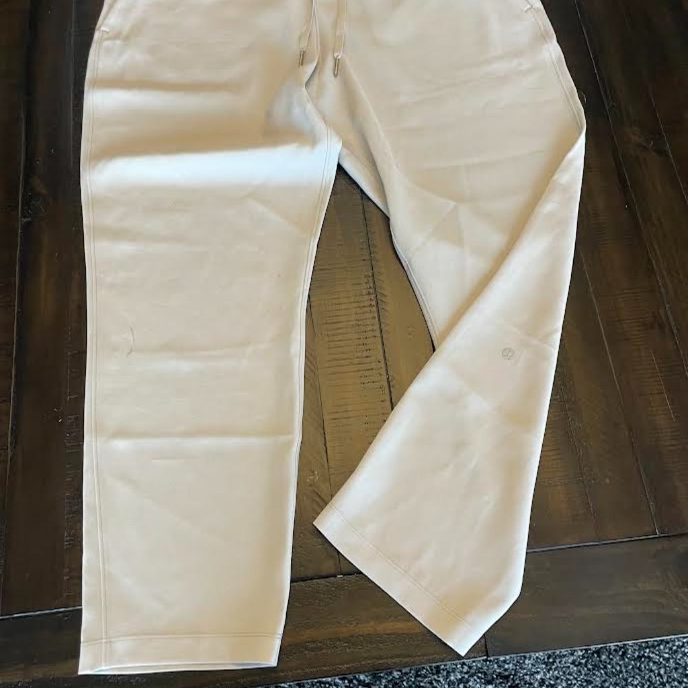 Lululemon beige joggers